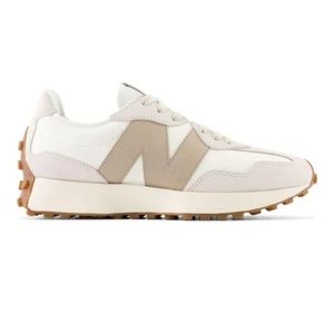 New balance 327 sneakers size 8 Brand new never worn